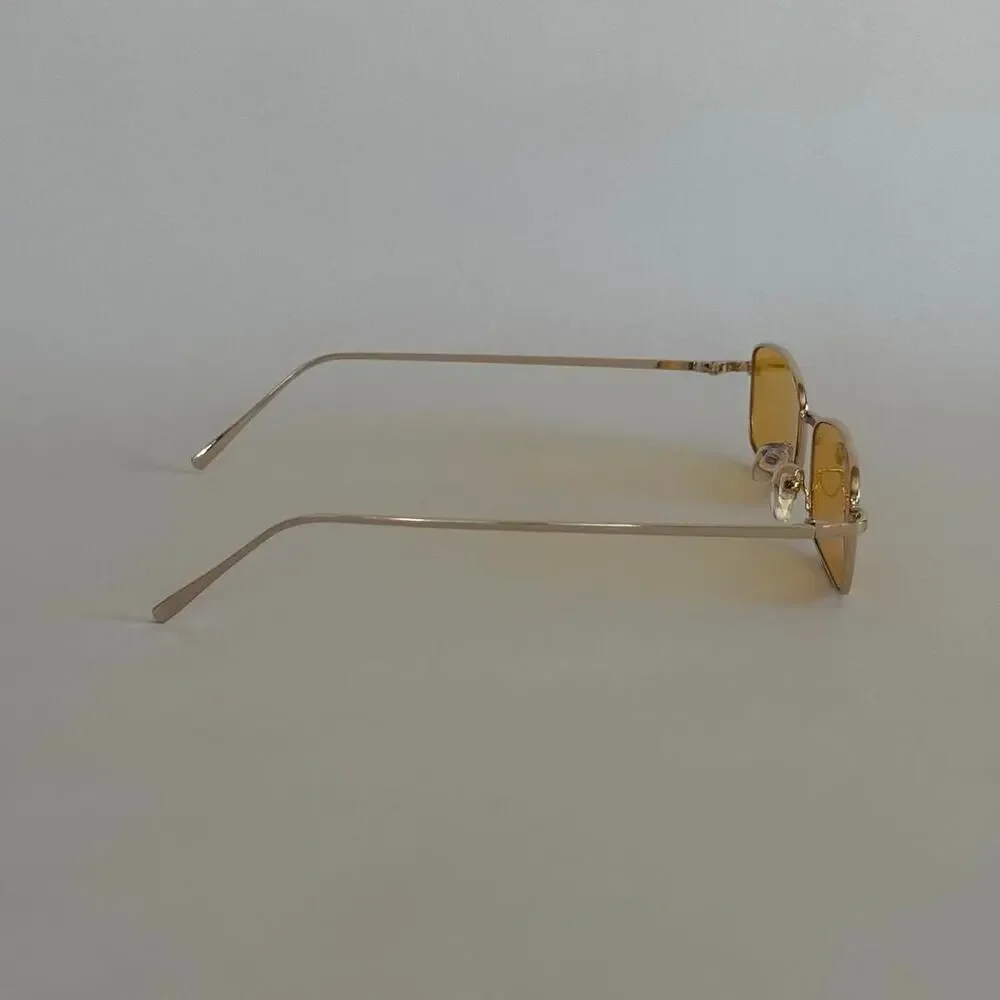 Retro square sunglasses with yellow